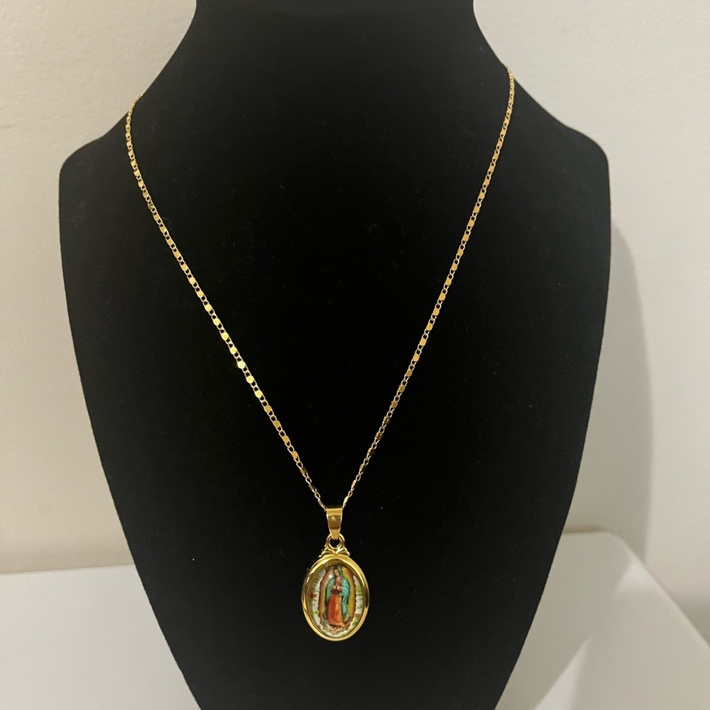 Virgin Mary NWOT Oval Necklace